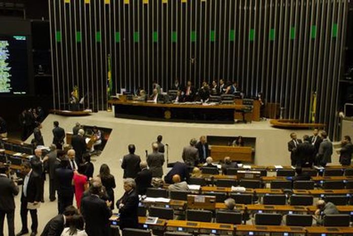 Câmara aprova reserva de 20% de vagas para negros em concursos