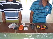 Menores são apreendidos acusados de efetuar assalto com arma de brinquedo