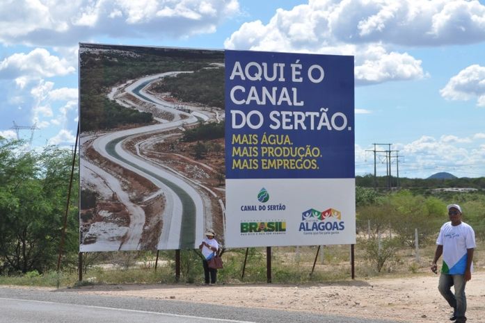 Téo mostra Canal do Sertão para 300 pessoas de 9 muncípios