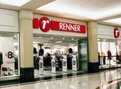 A justiça entendeu que a despedida por justa causa foi uma medida extrema, já que a violação do código de conduta poderia até gerar punição