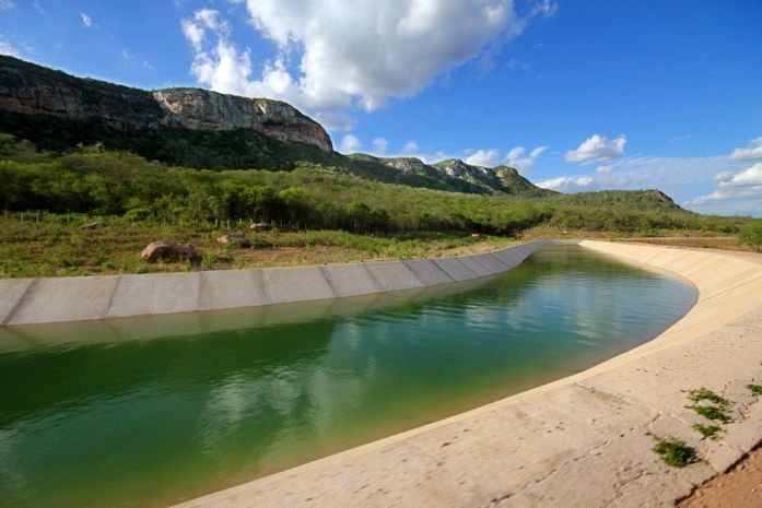 Com um ano de operação, Canal do Sertão já leva água para 200 mil pessoas
