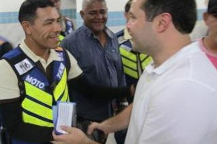 Renan Filho sai em defesa dos mototaxistas de São Miguel dos Campos