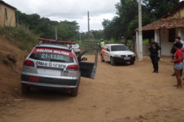 Vítima foi morta em residência