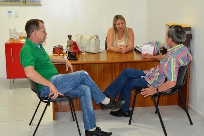 Prefeita de Major Izidoro recebe a visita do deputado estadual Luiz Dantas