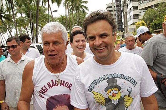 Nonô e Aécio Neves estiveram juntos no bloco Pinto da Madrugada