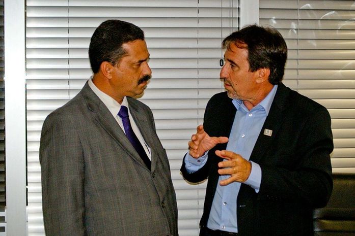 Prefeito Marlan Ferreira e o ministro das cidades Gilberto Occhi