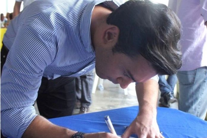 Prefeito Rodrigo Valença assina ordem de serviço para reurbanização