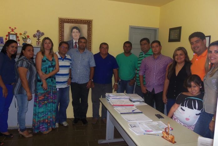 Prefeito de Japaratinga se reúne com secretariado
