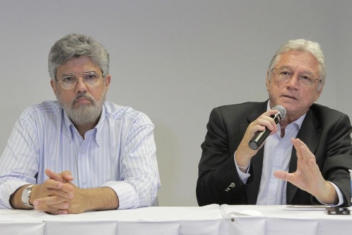 Eduardo Tavares renunciou a candidatura e e Teotonio Vilela Filho tem problemas para escolhe de substituto