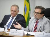 Givaldo Carimbão (E) e Walter Pinheiro (D), relator e presidente da Comissão Mista da MP 635/2013   