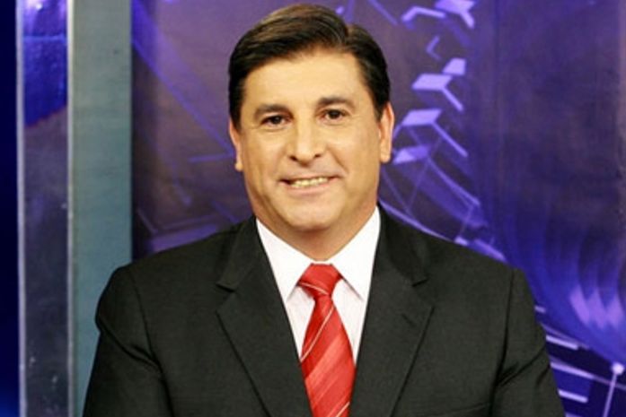 Após internação, Carlos Nascimento segue tratamento em casa