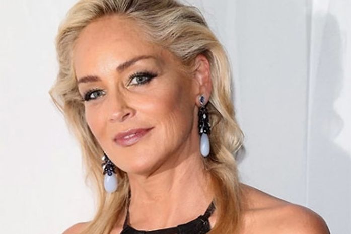 Sharon Stone contraiu a gripe H1N1, diz colunista