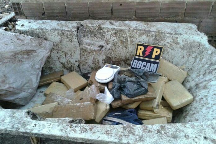 Após denúncia anônima, PM apreende 54Kg de maconha