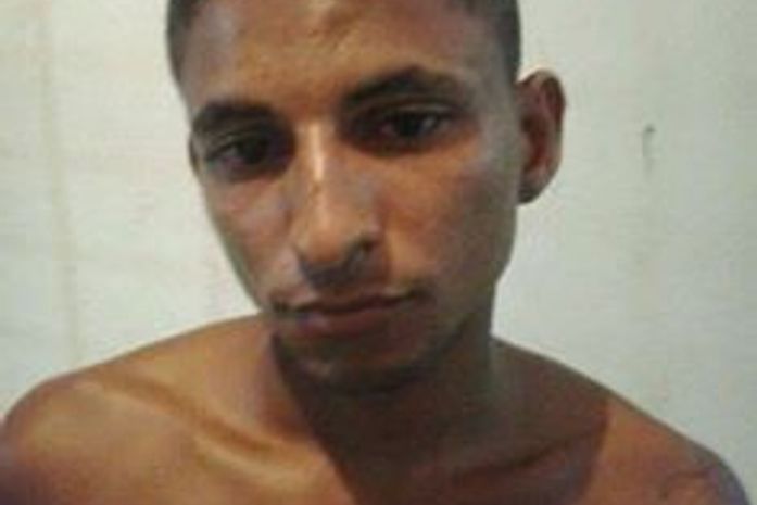 Jovem é preso por porte ilegal de arma de fogo no bairro Cidade Universitária