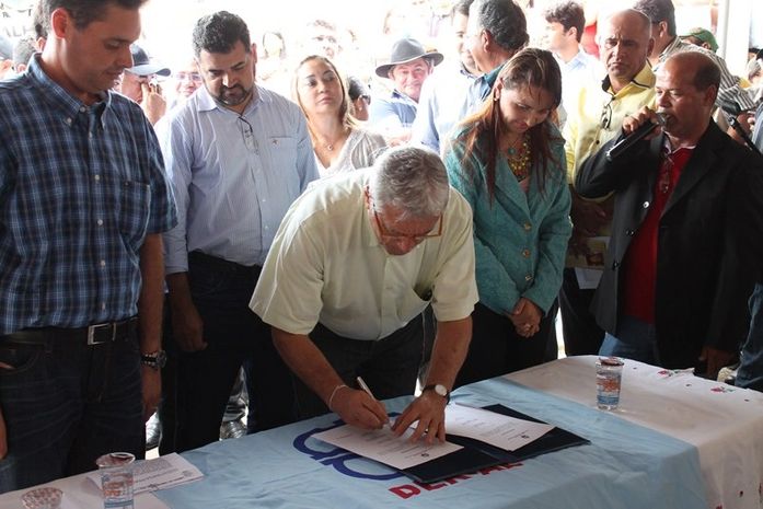 Governador assina ordem de serviço para ligação entre Olho D’água Grande e a BR-101