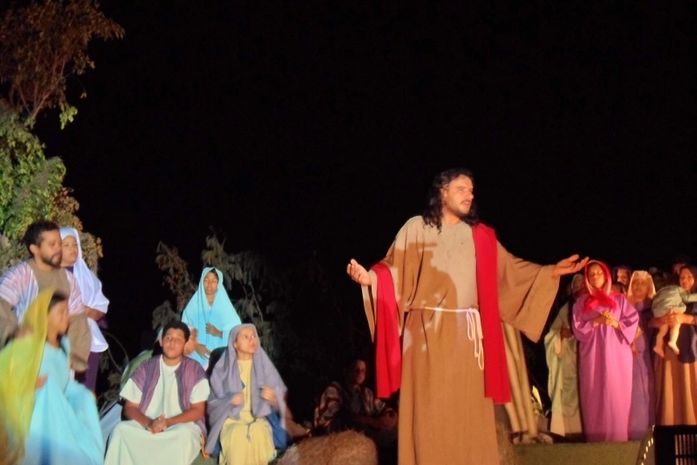 Espetáculo “Paixão de Cristo” é encenado na Barra de São Miguel
