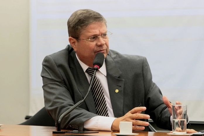 Alexandre Toledo preocupado com despaarecimento do milho em Alagoas