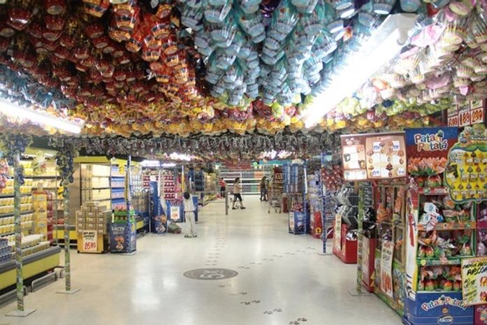 Ovos de páscoa lotam corredor de supermercado em Maceió