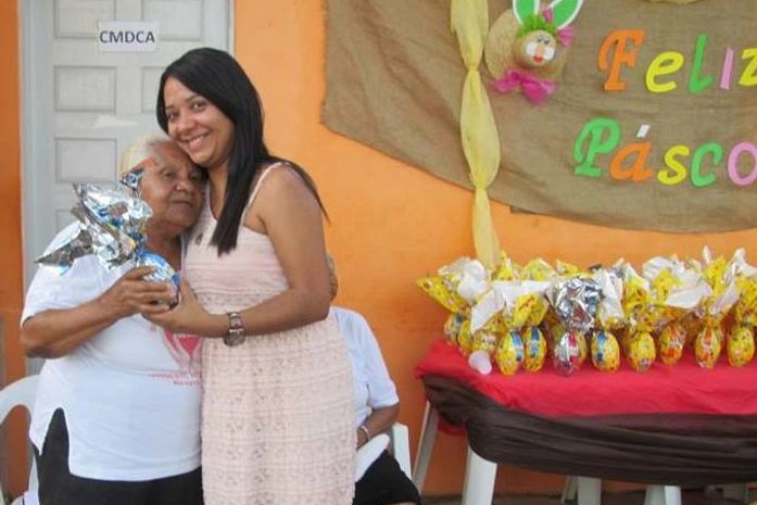 Secretaria municipal de Assistência Social entrega ovos de páscoa para crianças e idosos de Maragogi