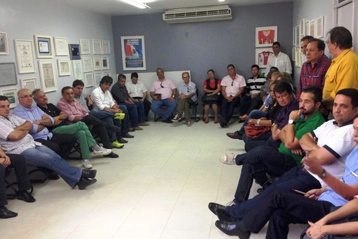 Candidatos a deputado federal e estadual participaram do encontro