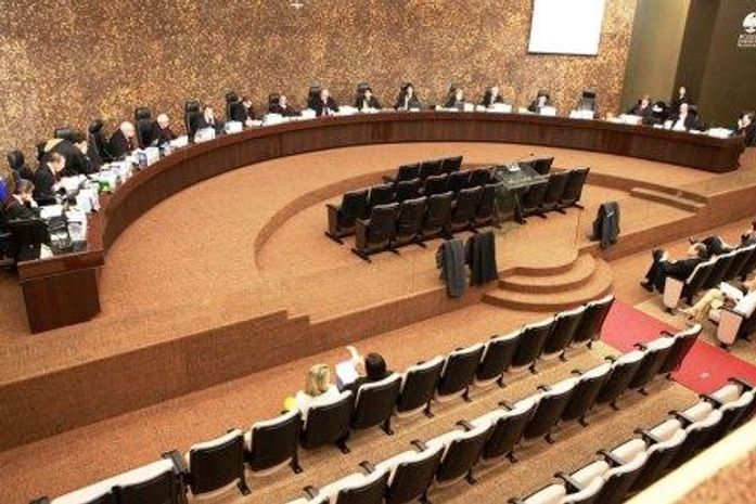 Voto da relatora Elisabeth Carvalho foi acompanhado por unanimidade