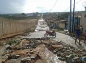 Duas horas de chuva destrói importante ligação entre dois bairros em Arapiraca 