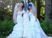 Norte-americanas celebram o primeiro casamento gay triplo do mundo, nos EUA