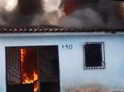 Casa incendeia após brincadeira de criança no município de Teotônio Vilela