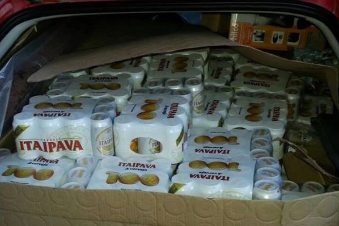 PRF apreende caixas de cerveja sem nota fiscal em fiscalização