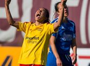  Marta perde penalti, marca no final e classifica Tyreso para final da Chamions League 
