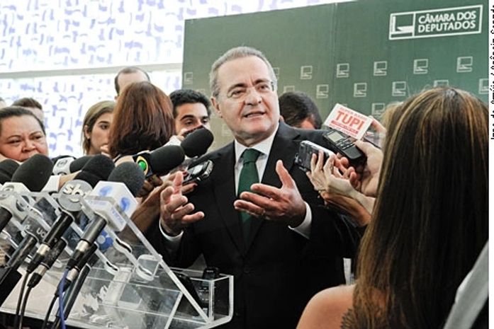 Renan demite diretor-geral do Senado por pagar supersalários