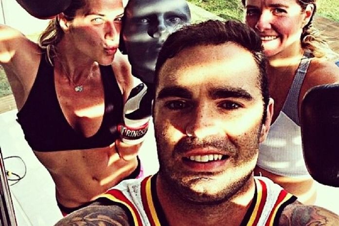 Com a barriga sarada, Giovanna Ewbank posta foto pós-treino