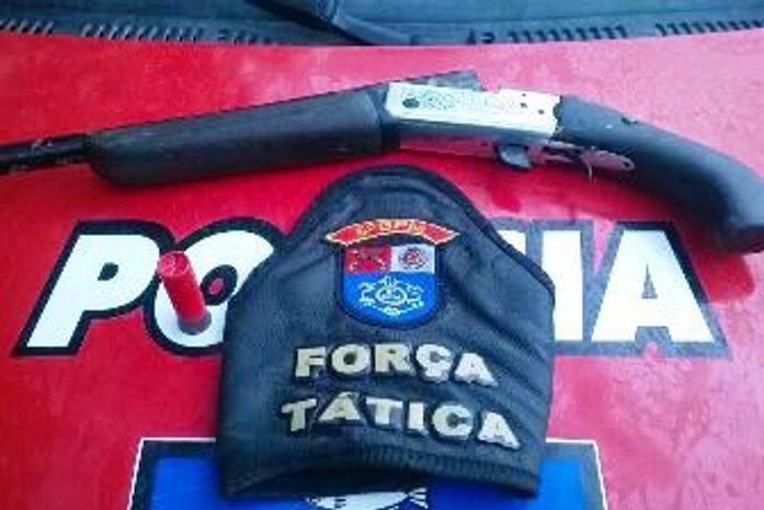 Espingarda apreendida por guarnições do 5º BPM