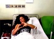 Após ser baleada, dançarina de Latino posta foto em rede social