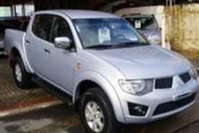 Camioneta Triton é roubada de Lava jato em Arapiraca