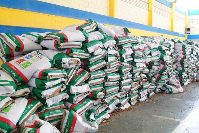 Pequenos produtores rurais recebem mais de 12 toneladas de sementes