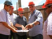 Prefeito George Clemente, e vice Pedoca, realizam visita às obras de dois postos de saúde, em São Miguel dos Campos 