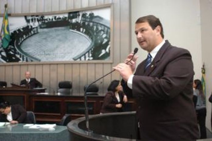 Dobradinha entre Dudu Holanda e Luciano Barbosa é desfeita