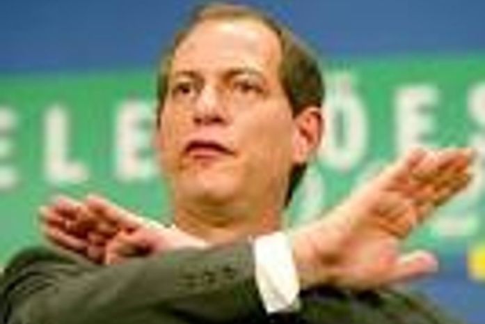 Cunha "comprou 250 deputados", diz Ciro Gomes