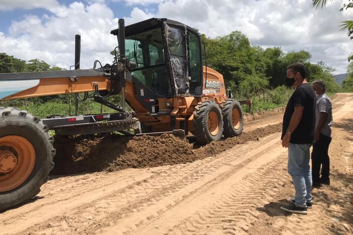 Prefeitura de Branquinha segue com recuperação de estradas