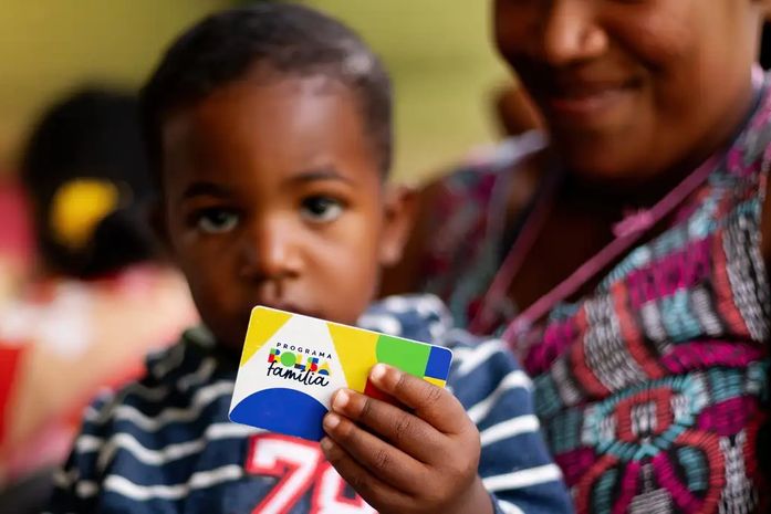 Caixa paga Bolsa Família a beneficiários com NIS de final 3 hoje