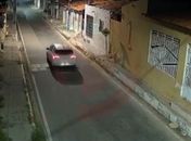 Câmeras registram últimos momentos de viatura antes da morte de policiais em Delmiro Gouveia