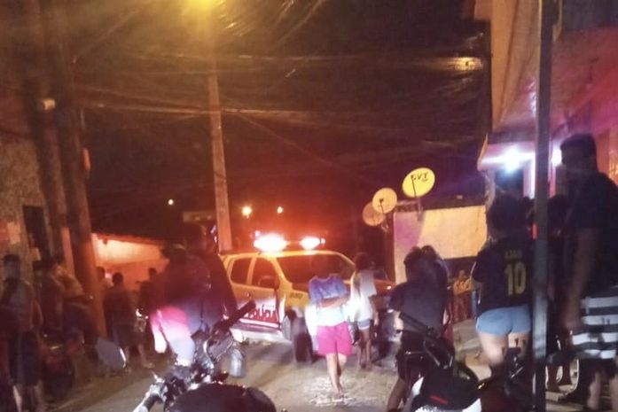 Mulher é assassinada por ex-cunhado a tiros na porta da casa da irmã no Jacintinho