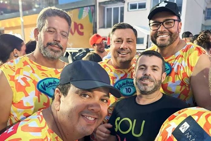 Arthur Lira viajou para o Rio e Salvador em avião da FAB para brincar o carnaval