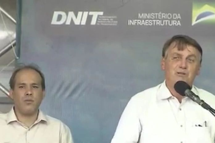 Bolsonaro durante a liberação de tráfego nova ponte sobre o Rio São Francisco