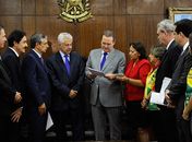Presidente do Senado, Renan Calheiros (PMDB-AL), recebe senador Eduardo Amorim (PSC-SE) e deputados federais junto com representantes de agentes de saúde de todo o país