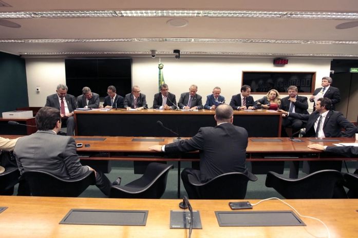 Prefeitos alagoanos pressionam bancada por 2%
