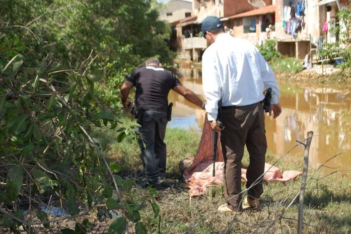 Corpo foi encontrado ás margens de rio em Riacho Doce