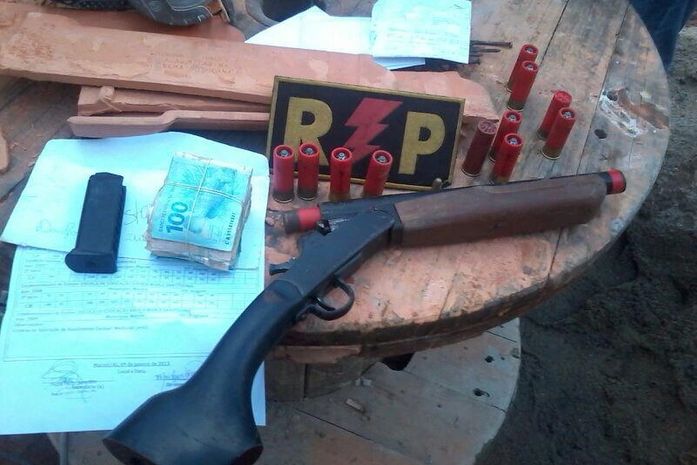 Operação prende mulher com 10 mil e arma no Bom Parto