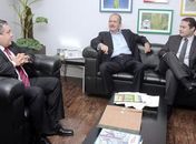 Prefeito de Palmeira dos Índios garante recursos e apresenta projeto para estádio